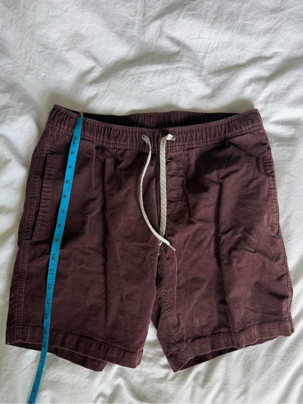 EUC Men’s Vuori Optimist Short Size Medium Corduroy mens M shorts